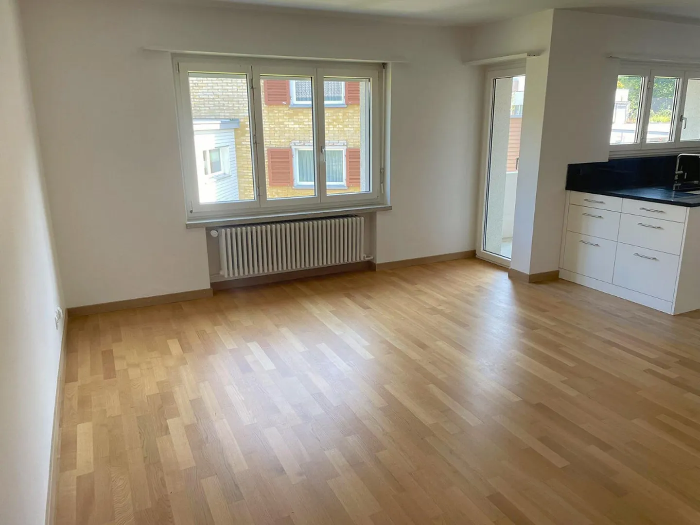 Beautiful 2.5 Room Apartment - First Rental After Renovation - Photo 6 of 8