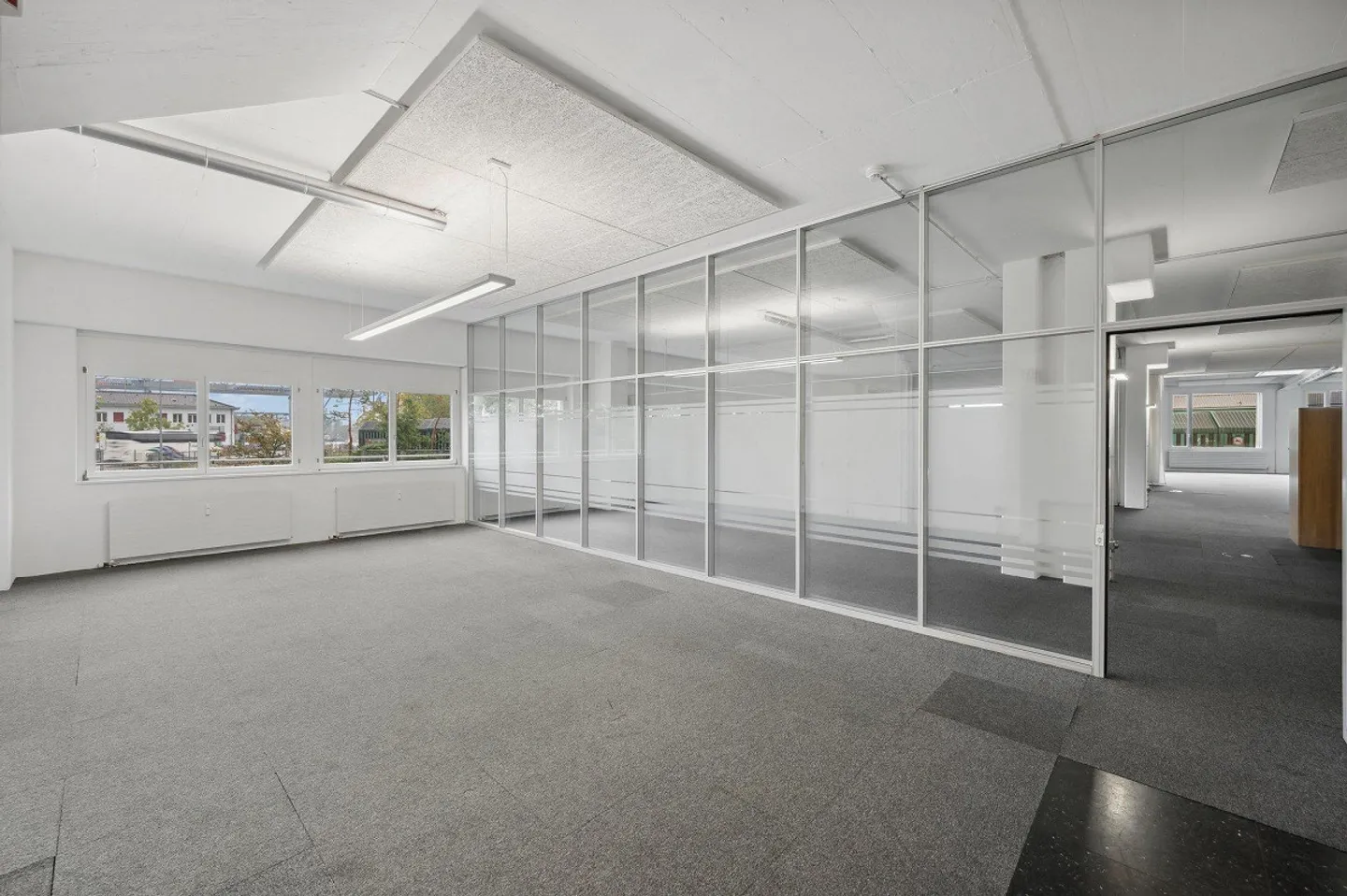 Spazio ufficio moderno con diverse possibilità - Foto 6 di 8