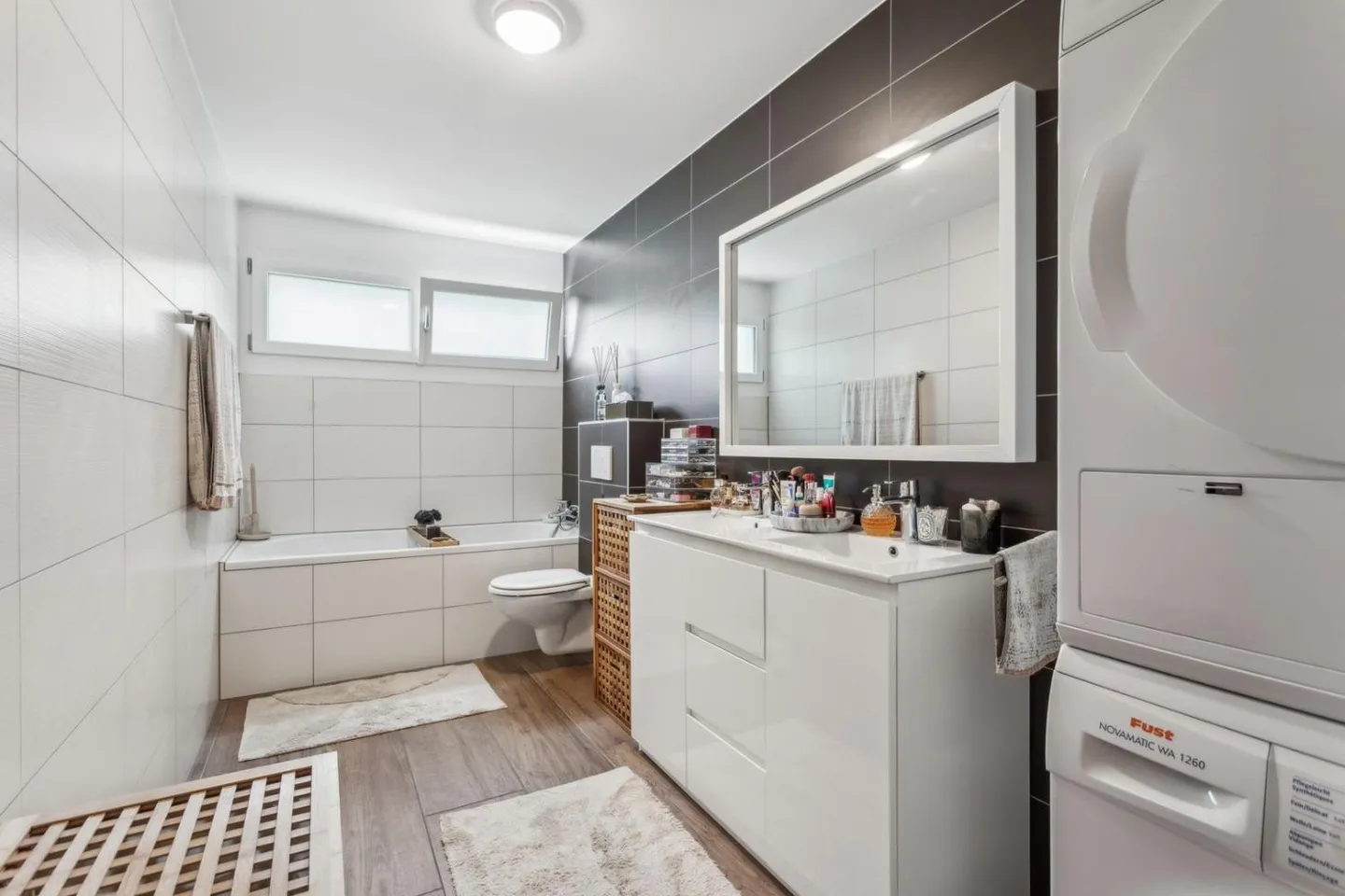 Very large modern 4.5-room apartment in Misery - Photo 4 of 13