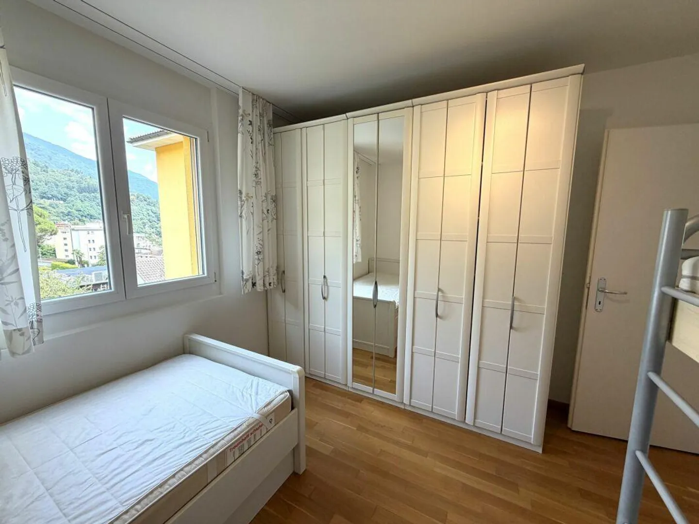Minusio - Vendesi appartamento curato con grande balcone - Foto 9 von 11