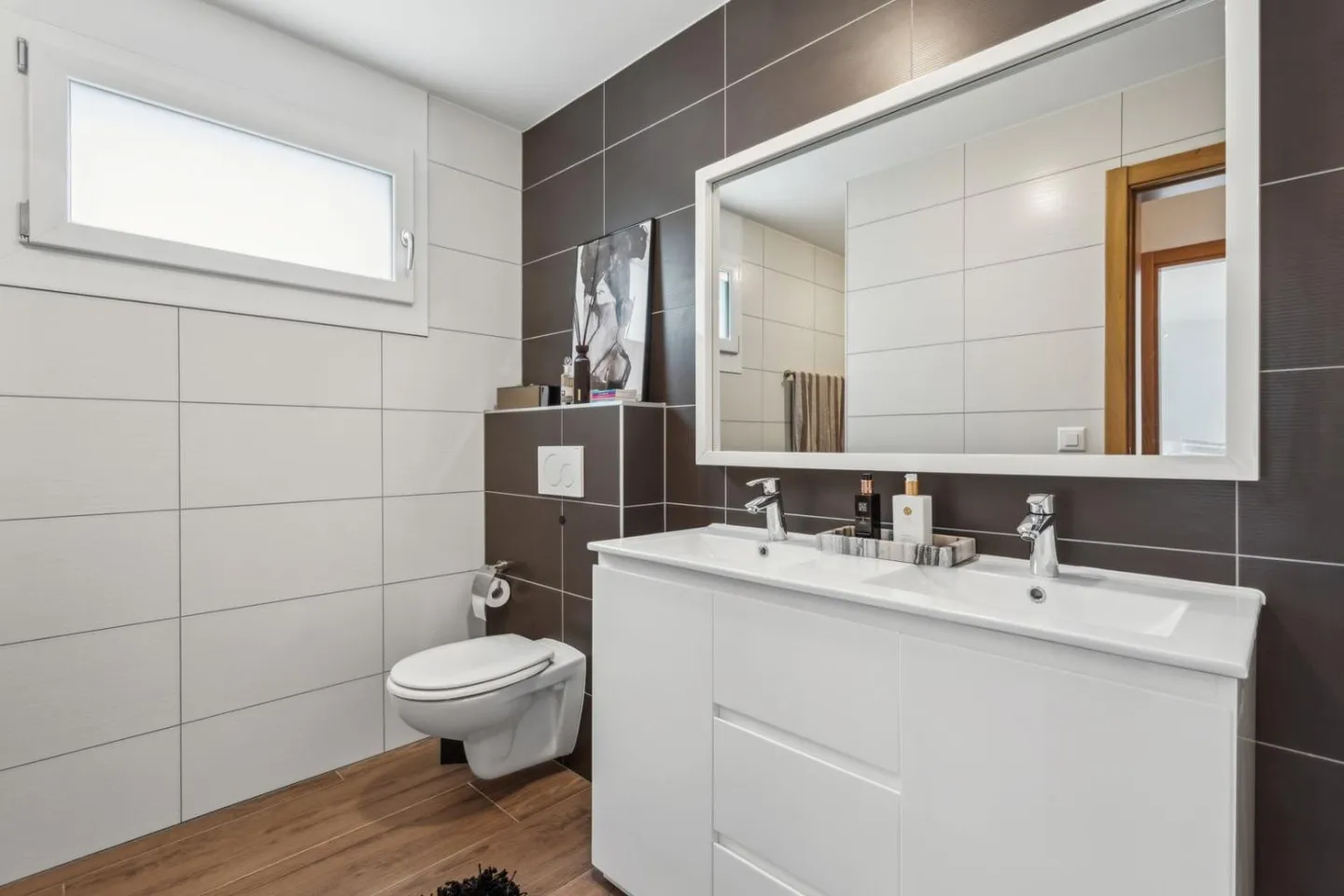 Very large modern 4.5-room apartment in Misery - Photo 12 of 13