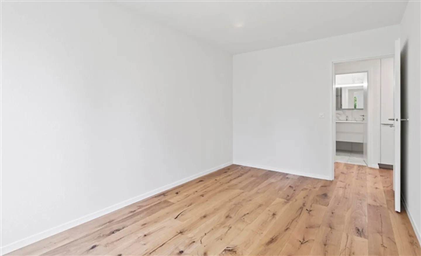 Modern 4.5-room apartment with a view in Beggingen - Photo 10 of 13