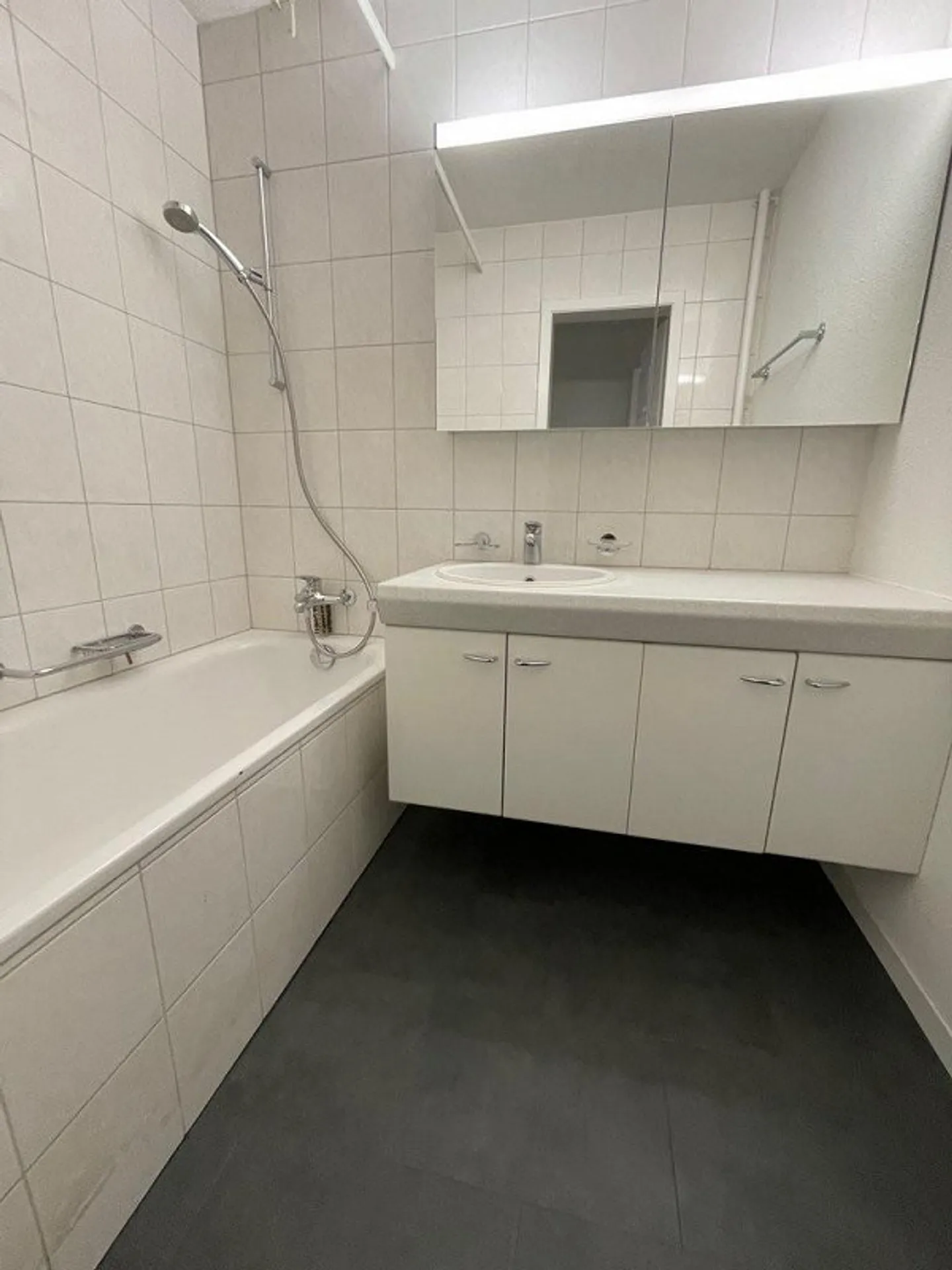 3.5-Room Apartment with a View in Kleefeld - Photo 10 of 12