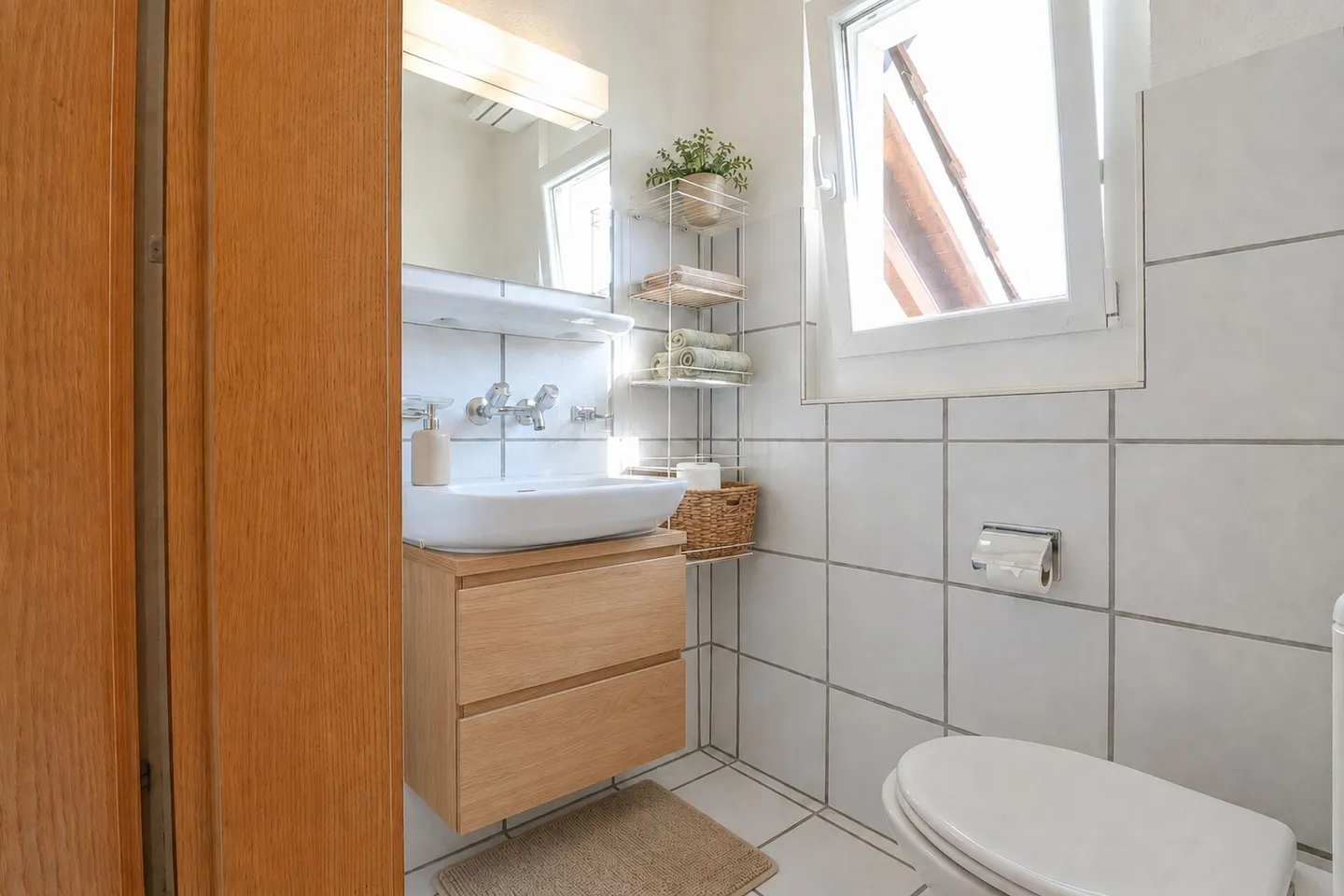 Living on two levels - 4½-room maisonette with fireplace, sauna and sunny balcony - Photo 8 of 11