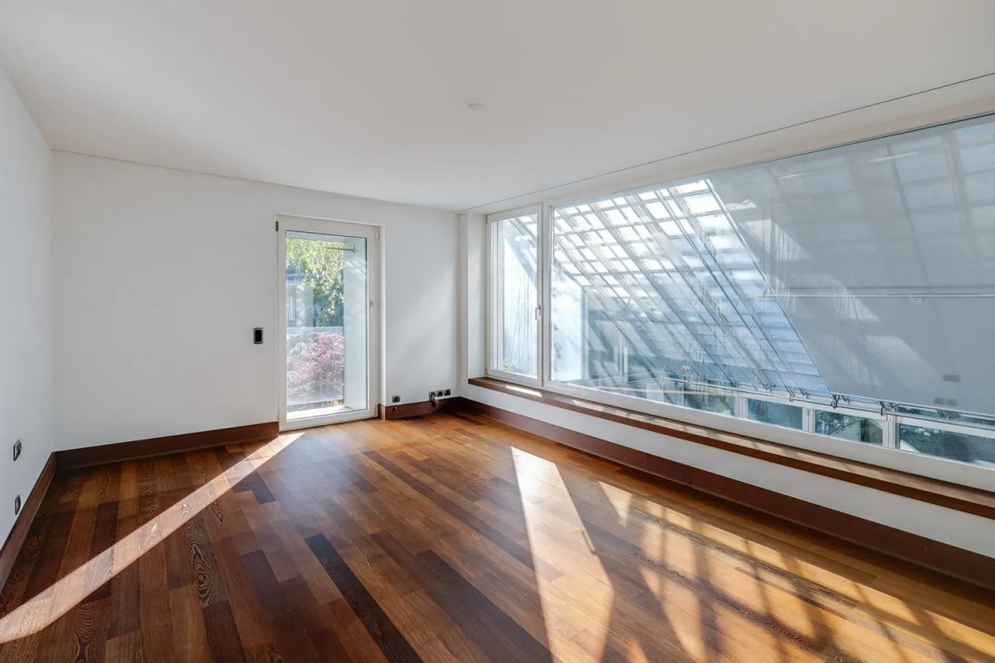 Exclusive semi-detached house with private wellness area - a space WONDER - Photo 6 of 13