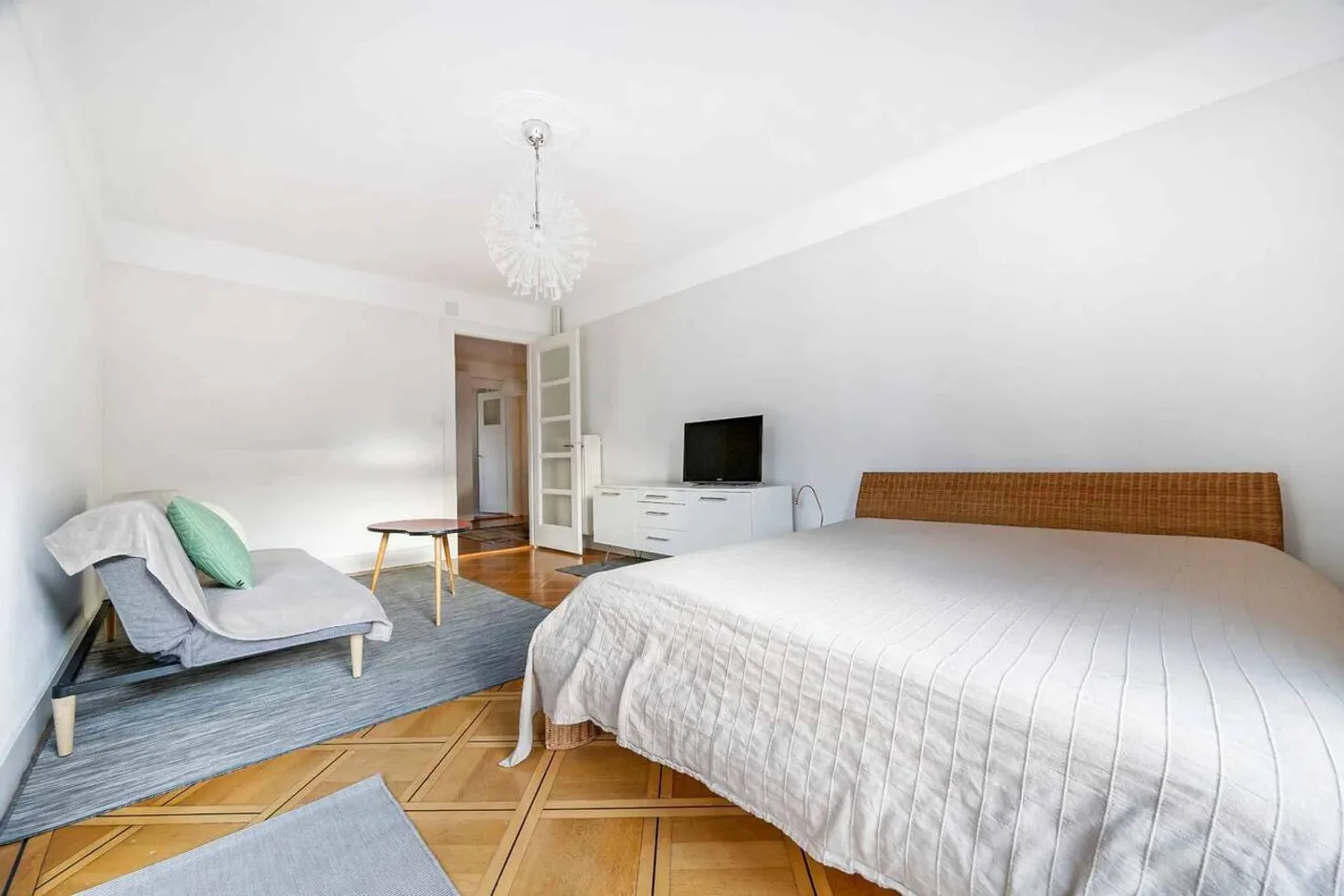 Wunderschöne renovierte Wohnung im begehrten Stadtteil Montchoisi - Foto 2 von 10