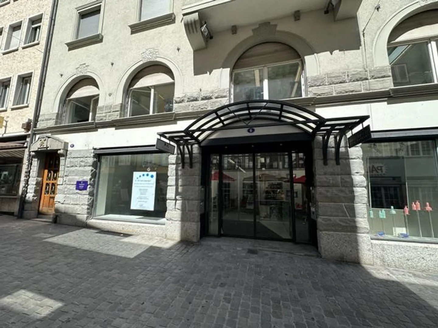Magasin dans la vieille ville - Photo 3 sur 7