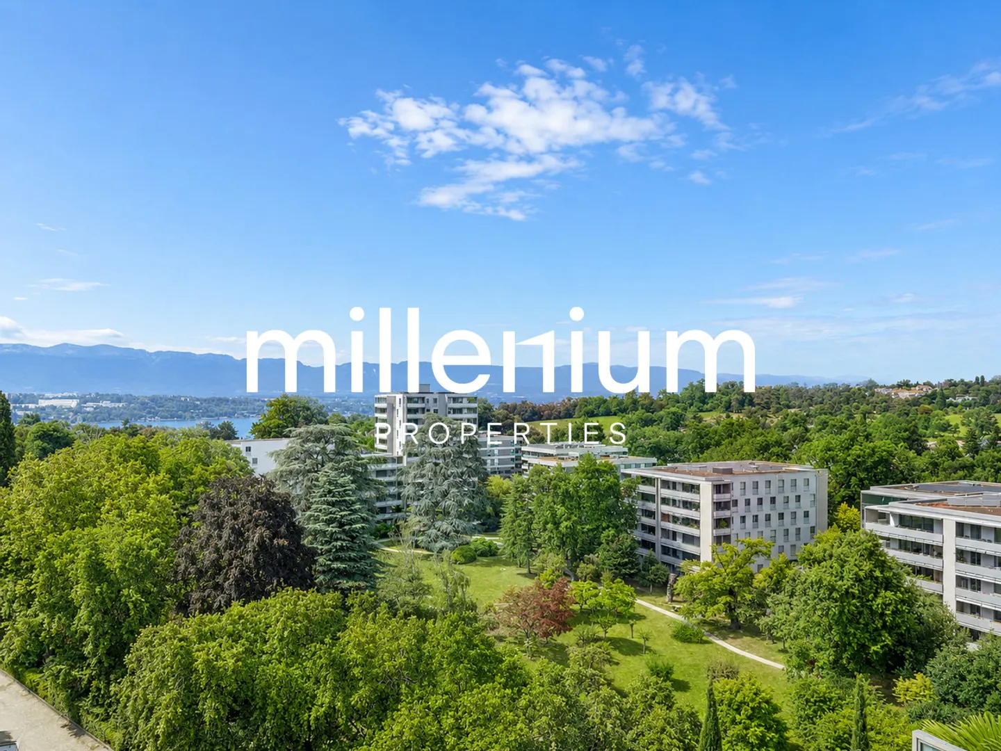 Magnifique duplex en attique avec vue sur le lac Léman et le Mont Blanc à Chêne-Bougeries - Photo 1 sur 15