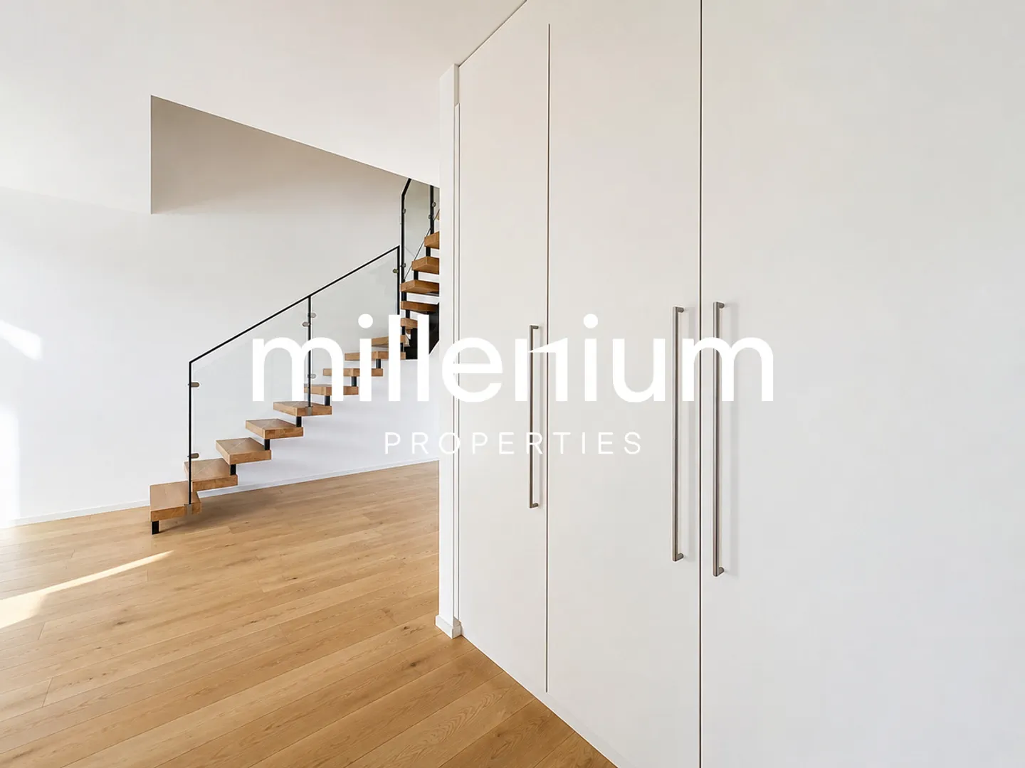 Magnifique duplex en attique avec vue sur le lac Léman et le Mont Blanc à Chêne-Bougeries - Photo 3 sur 15