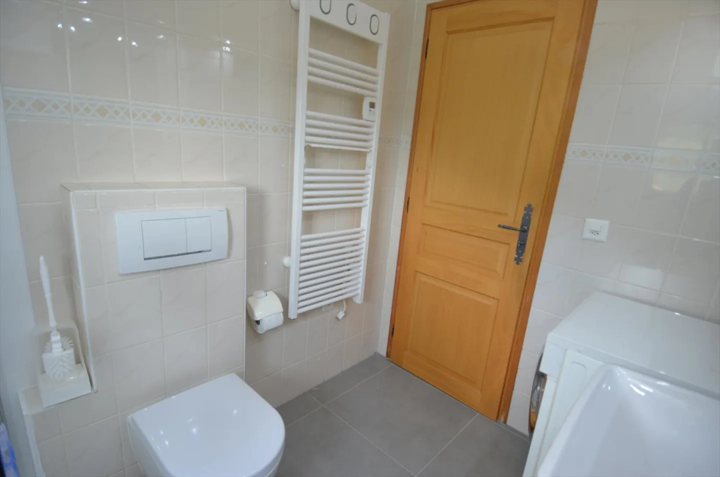 Attic 2 rooms - Photo 8 of 14