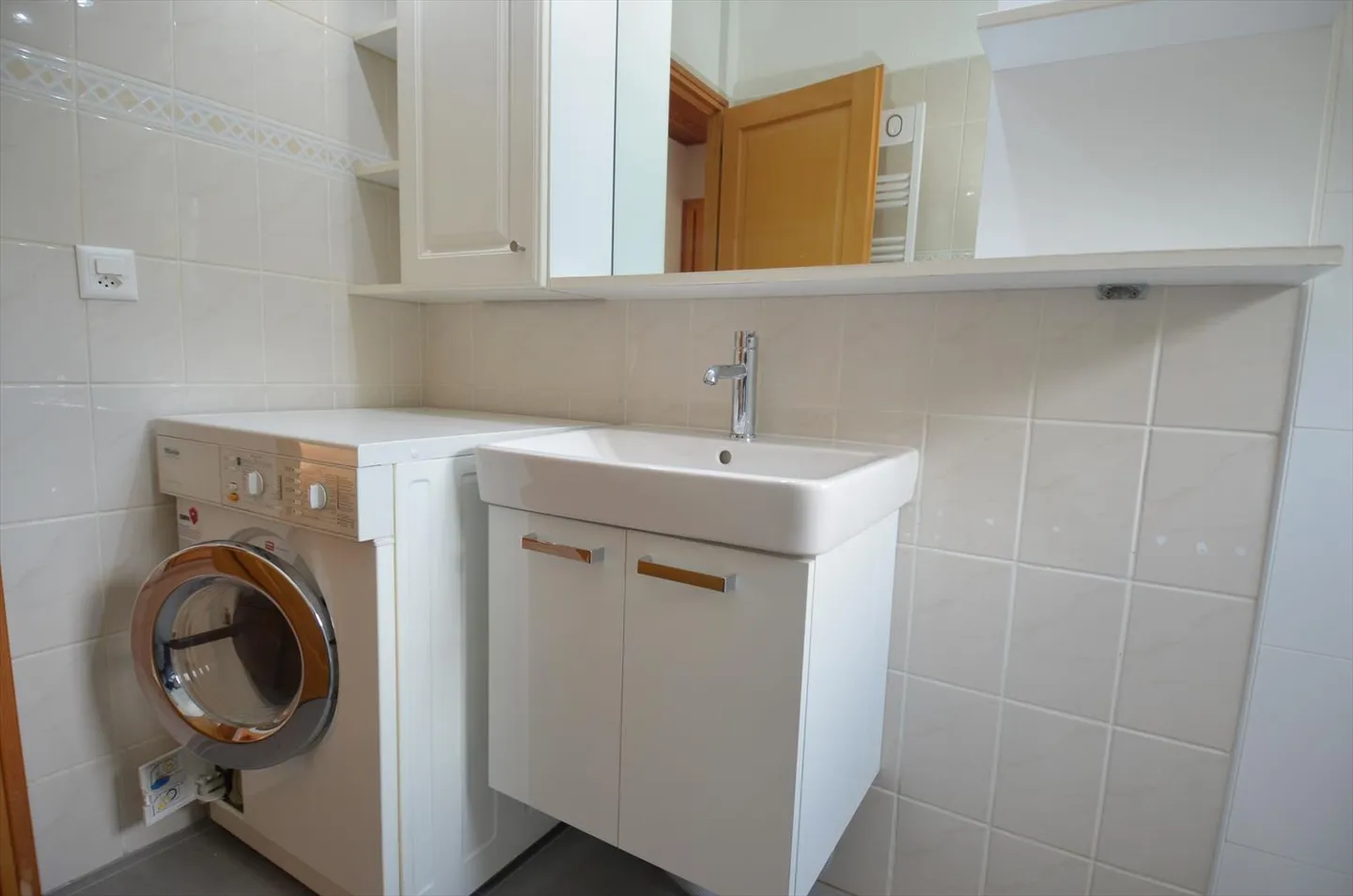 Attic 2 rooms - Photo 9 of 14