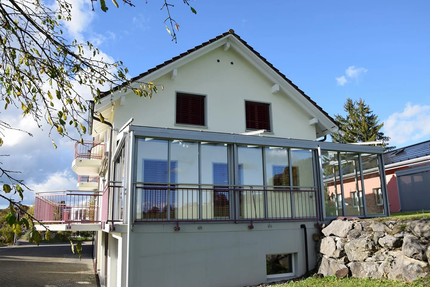 Maison individuelle attrayante avec véranda - Photo 2 sur 15