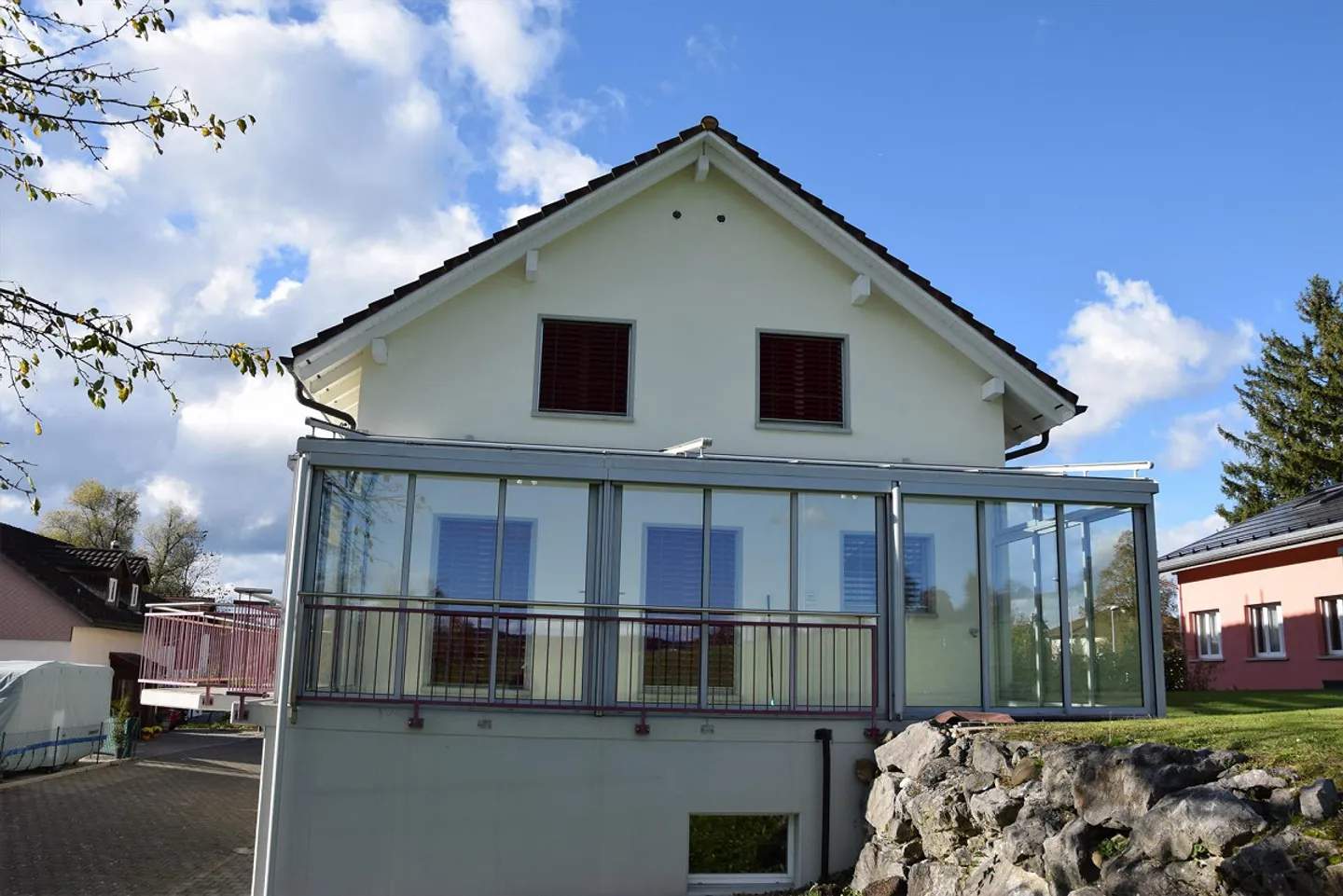 Maison individuelle attrayante avec véranda - Photo 3 sur 15