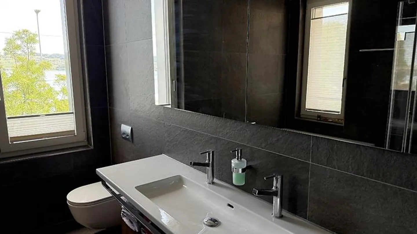 APPARTEMENT 5½ PIÈCES À WÄDENSWIL (ZH), MEUBLÉ, TEMPORAIRE - Photo 5 sur 10