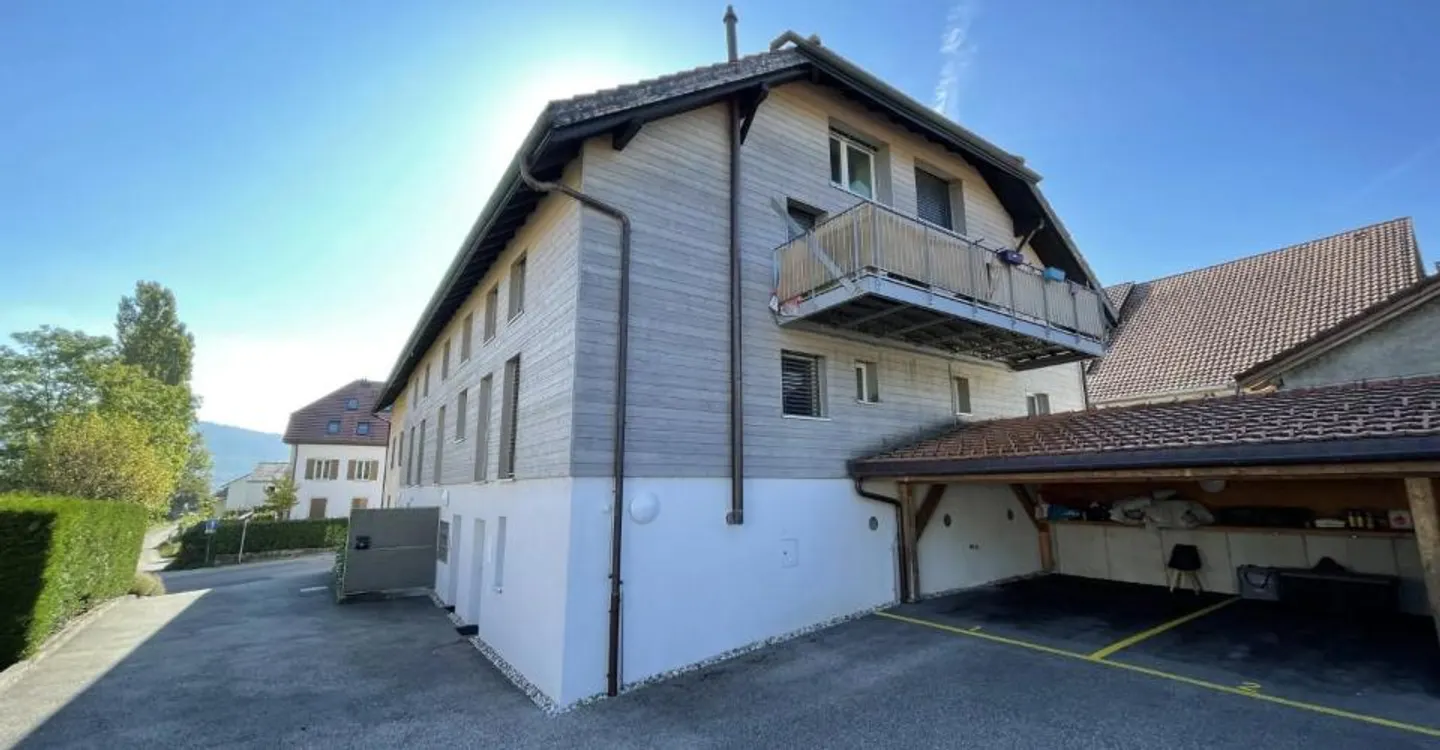 Modern Duplex with Terrace - Photo 1 of 5