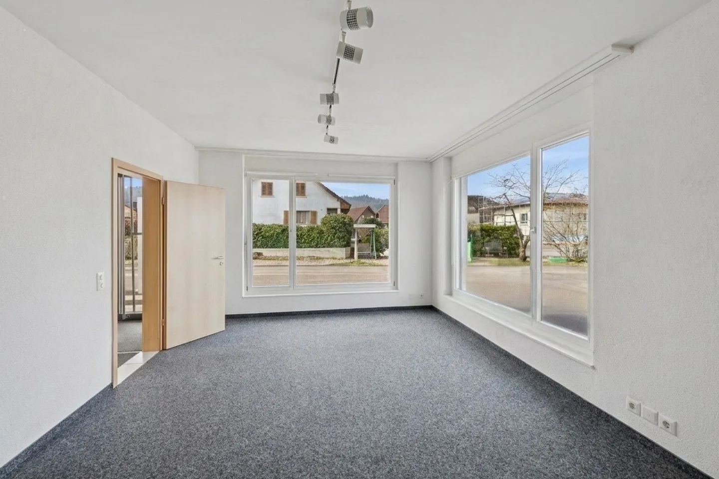 Exclusive Living and Working - Photo 11 of 13