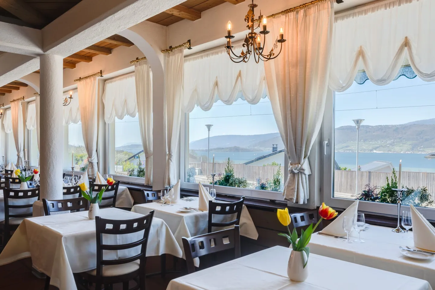 Hotel Restaurant Seeblick & Hotel Pavillon - A unique real estate ensemble on Lake Biel - Photo 12 of 35
