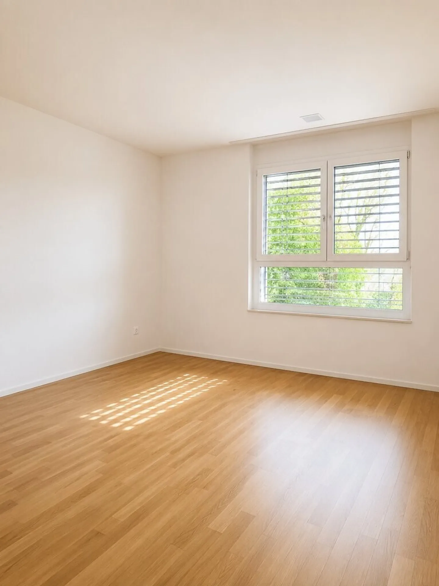 Appartement 2.5 pièces dans un emplacement central à Wittenbach - Photo 3 sur 9