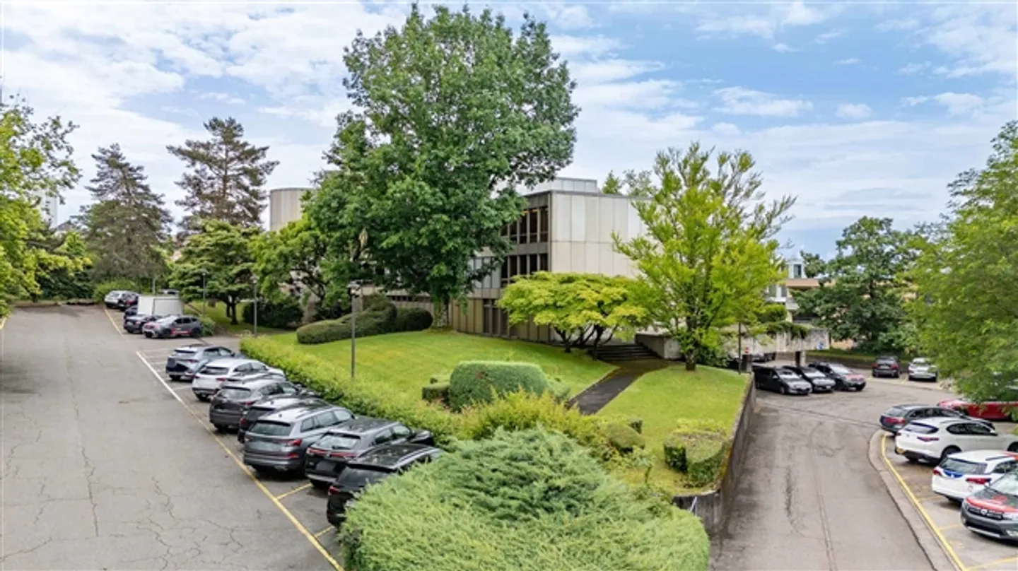 Ultime opportunità 2431 m² di uffici con caffetteria e sala riunioni - Foto 1 di 9