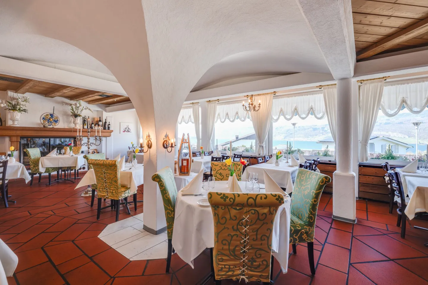 Hotel Restaurant Seeblick & Hotel Pavillon - A unique real estate ensemble on Lake Biel - Photo 17 of 35