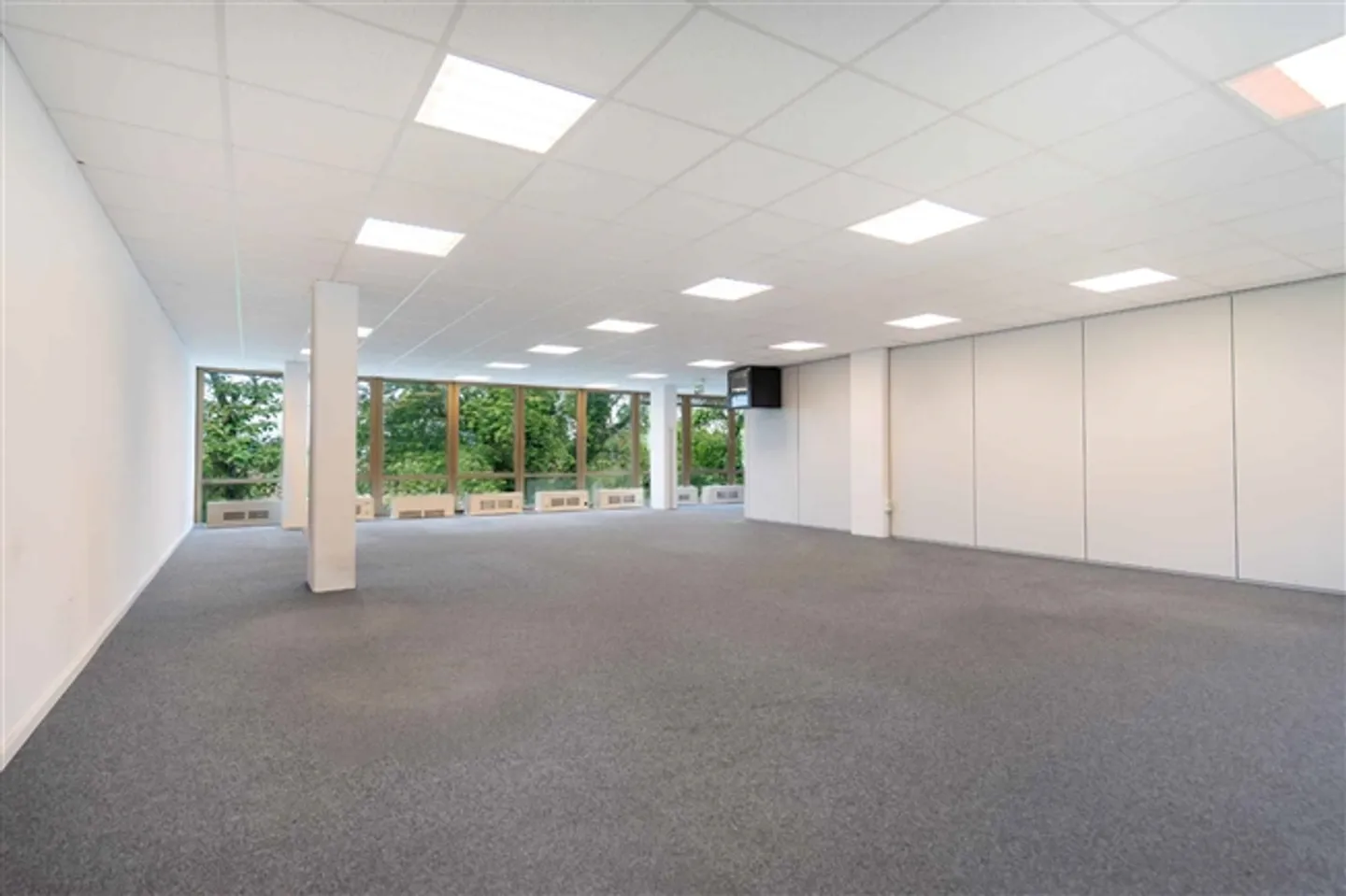 Ultime opportunità 2431 m² di uffici con caffetteria e sala riunioni - Foto 7 di 9