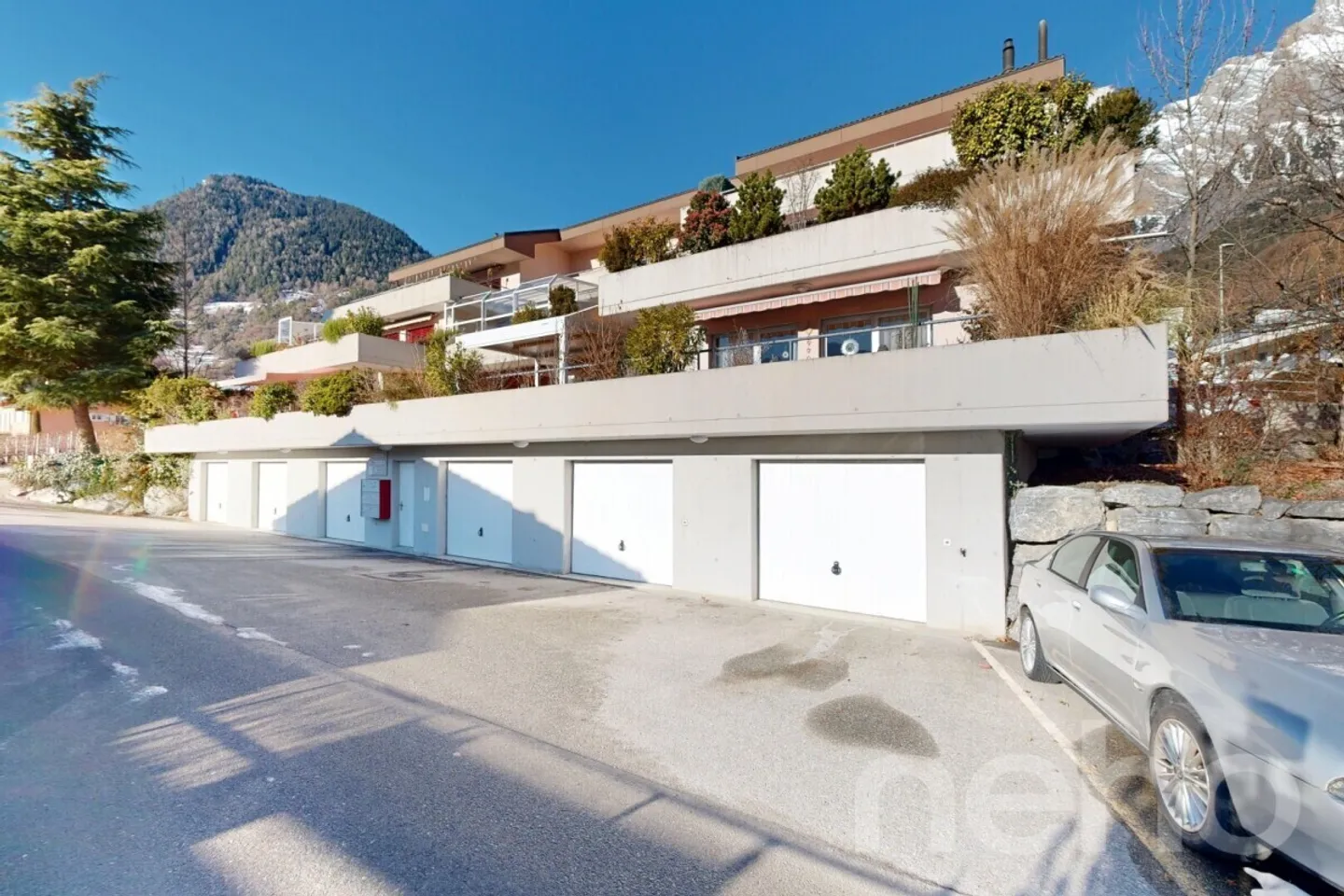 Bright terrace apartment of 126 m² with winter garden + garage - Photo 11 of 12