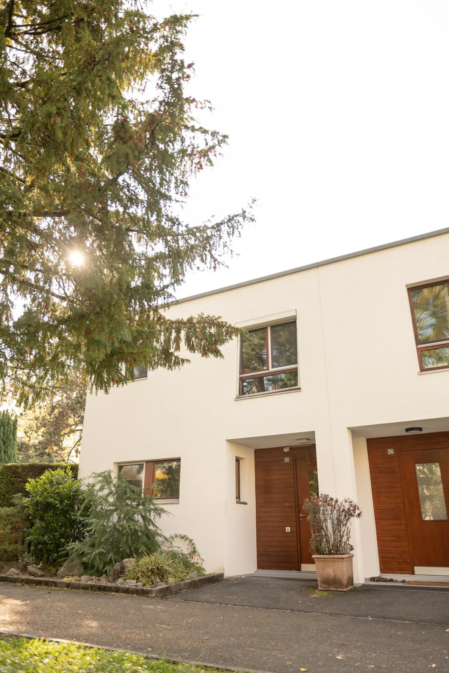 4 1/2-Room Single Family Home in a Quiet, Family-Friendly Residential Area - Photo 1 of 9