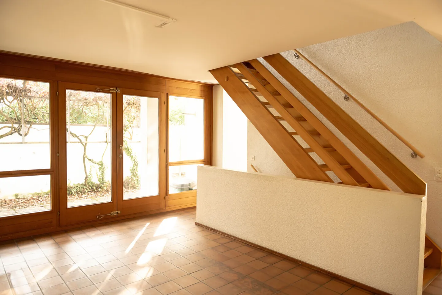 4 1/2-Room Single Family Home in a Quiet, Family-Friendly Residential Area - Photo 5 of 9