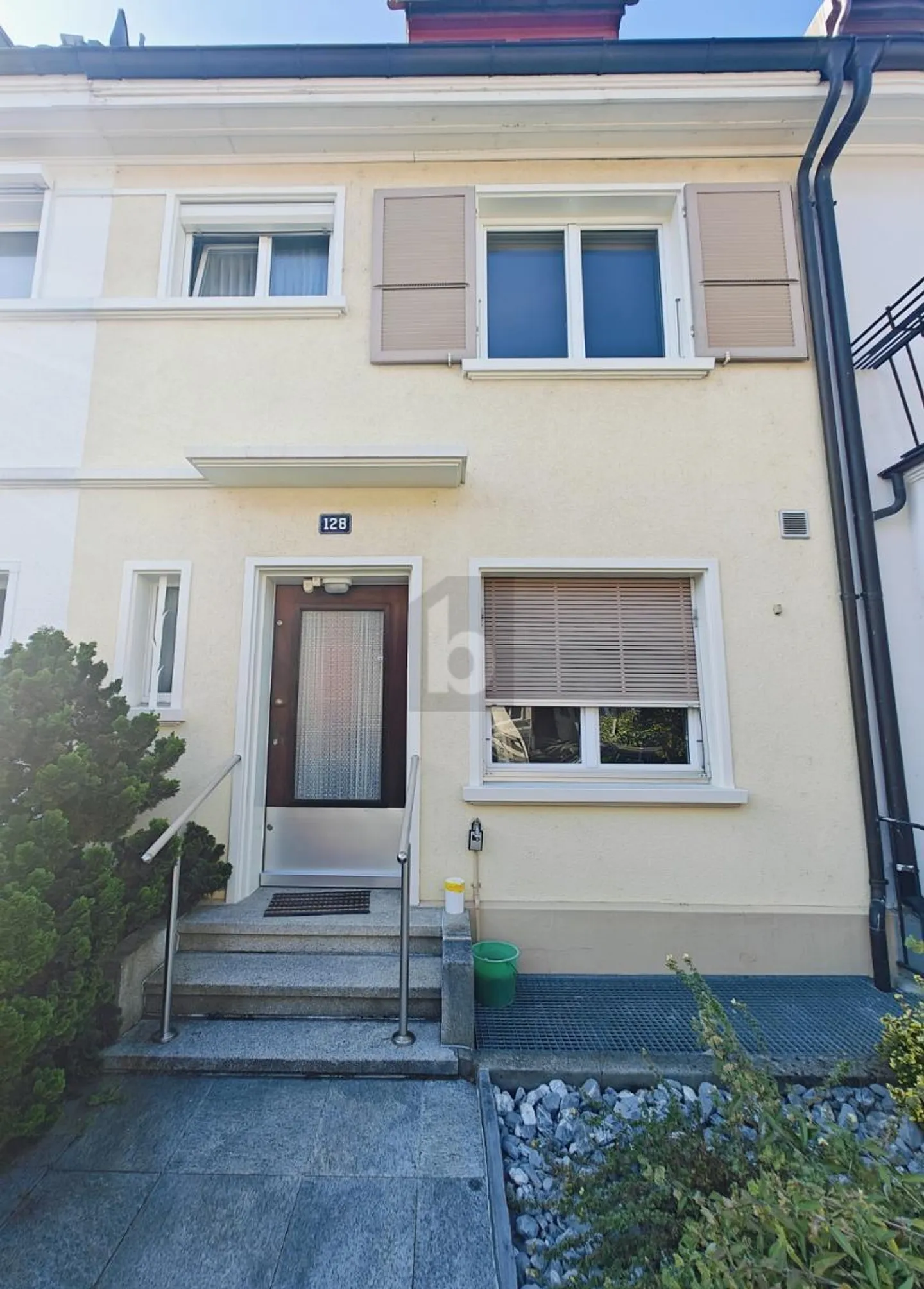 Familial, rustique avec jardin et cheminée - Photo 1 sur 6