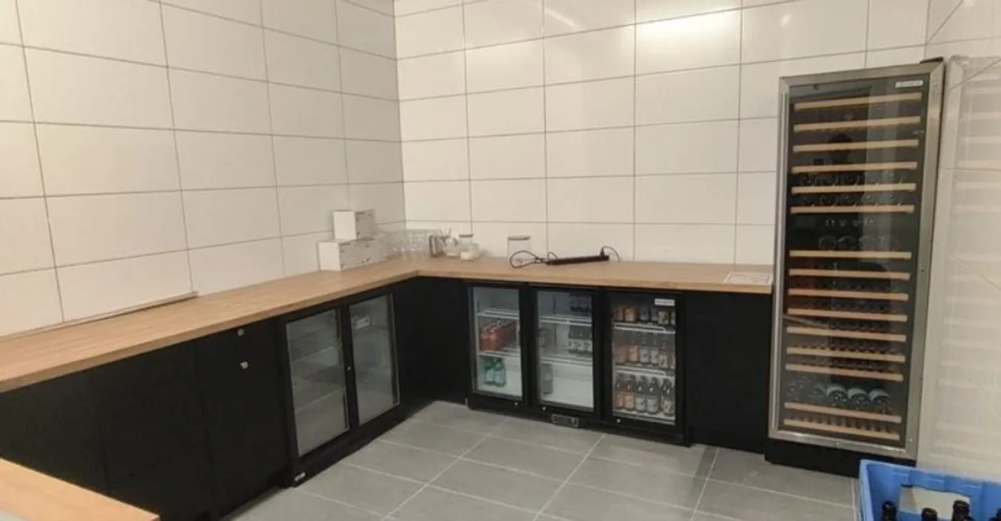 OFFICE FOR RENT OF 187 m2 APPROX. IN ETOY - Photo 2 of 11
