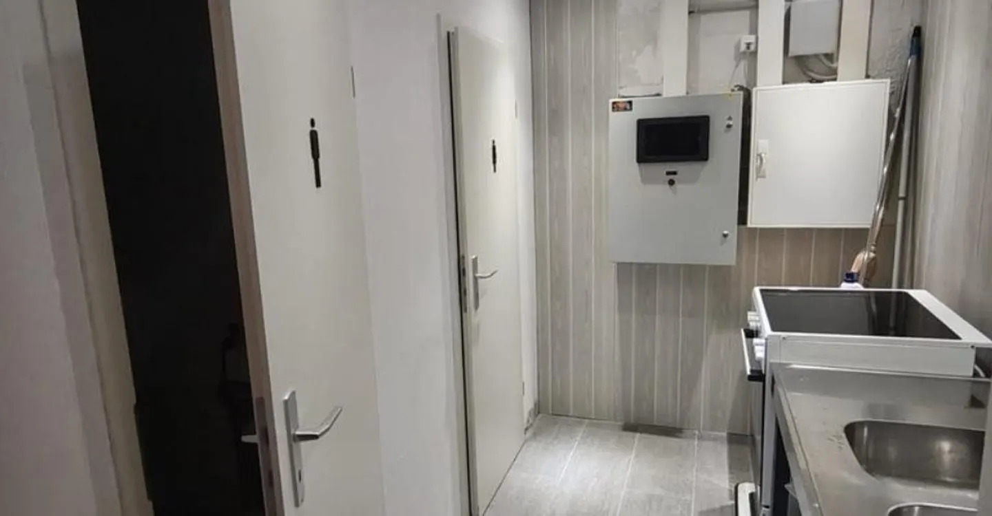 OFFICE FOR RENT OF 187 m2 APPROX. IN ETOY - Photo 6 of 11