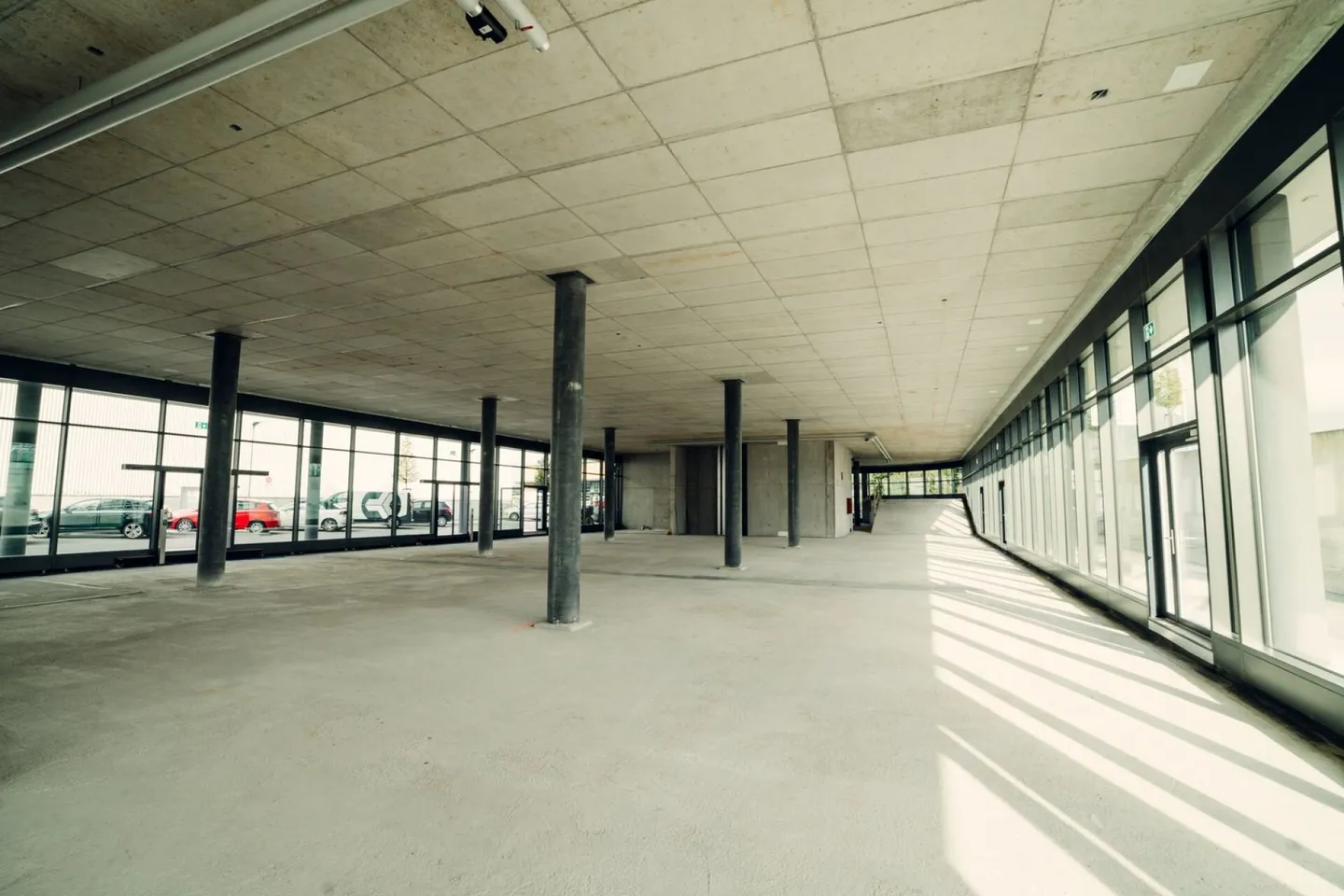 Goldäcker II - Area al piano terra in una posizione di alta visibilità - Foto 3 di 8