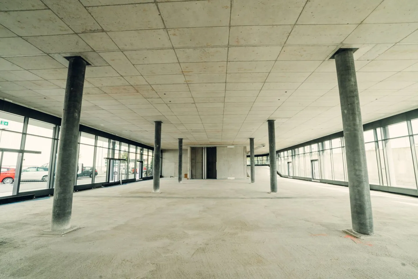 Goldäcker II - Area al piano terra in una posizione di alta visibilità - Foto 4 di 8