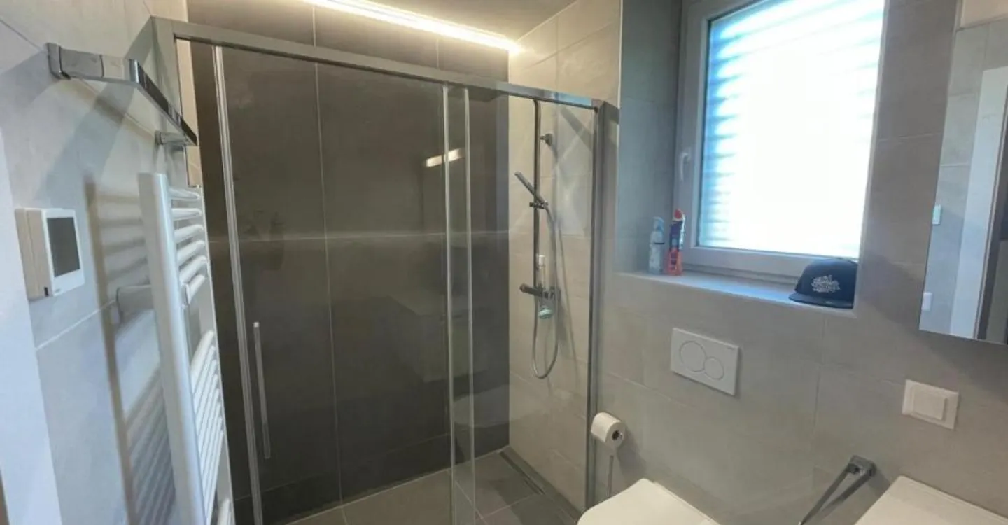 Exklusiv! Zeitgenössische Villa von hohem Standard am Hang von Sion - Foto 5 von 10