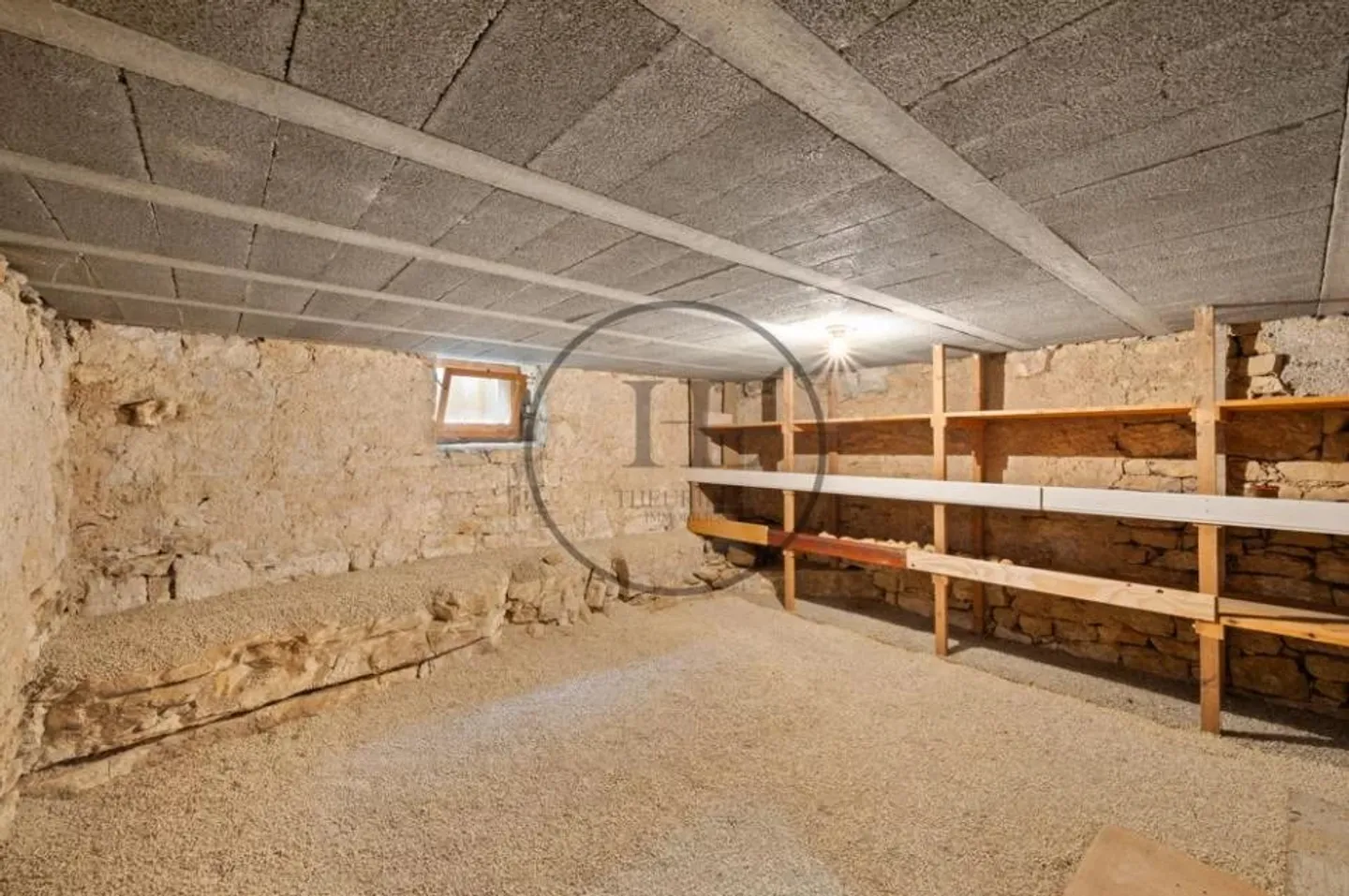 Superba casa con laboratorio e ampio terreno - Foto 8 di 13