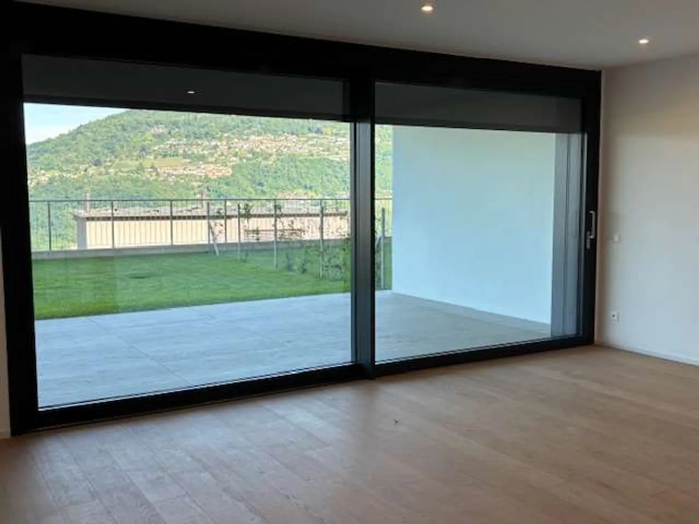 MONTAGNOLA-Neue 2.5-Zimmer-Wohnung mit Garten und Seeblick - Foto 7 von 9