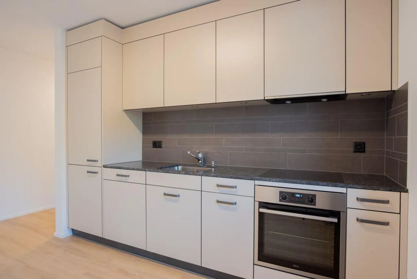 Bel appartement rénové à Bienne - Photo 2 sur 8