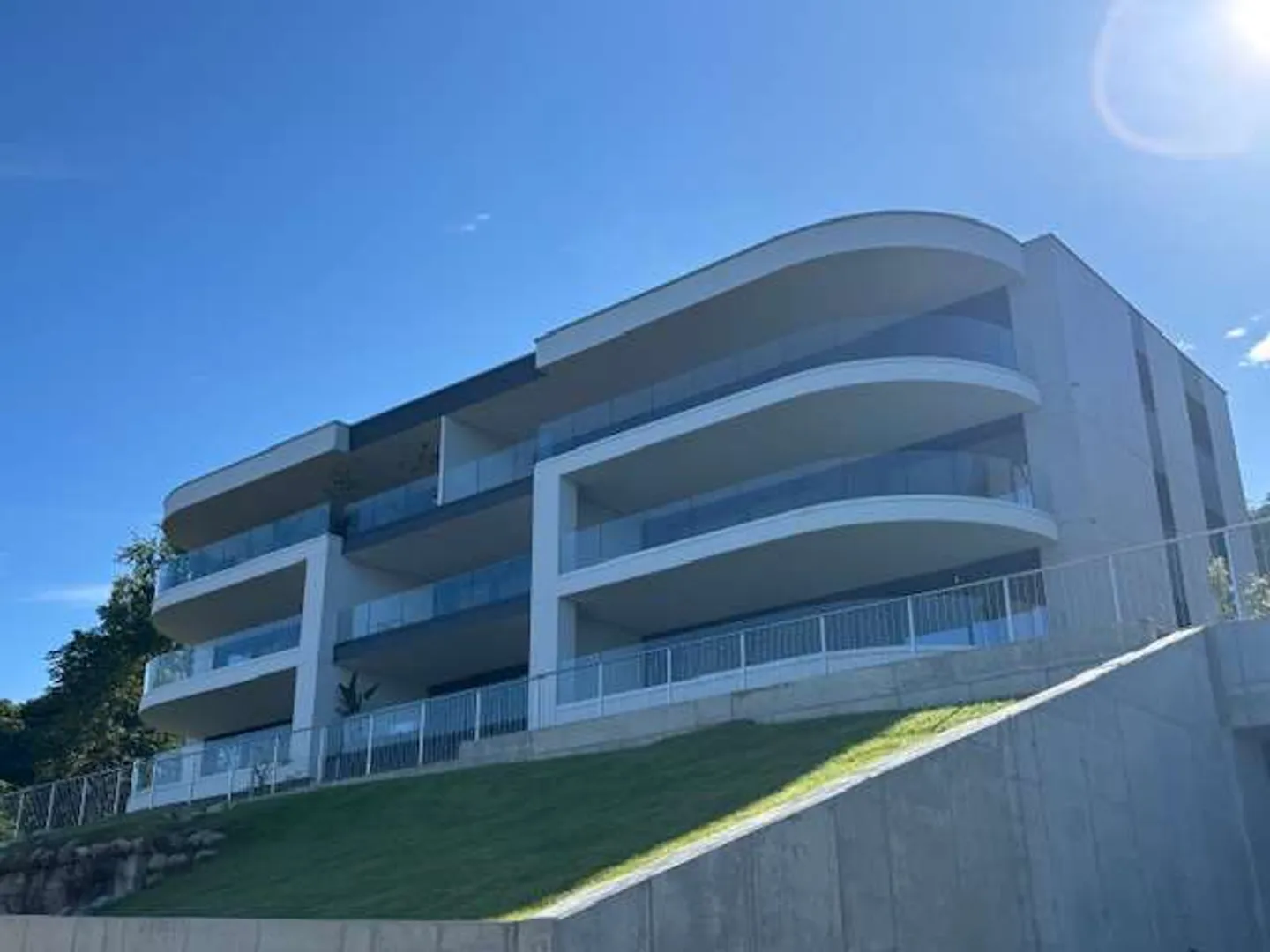 MONTAGNOLA-Neue 2.5-Zimmer-Wohnung mit Garten und Seeblick - Foto 9 von 9