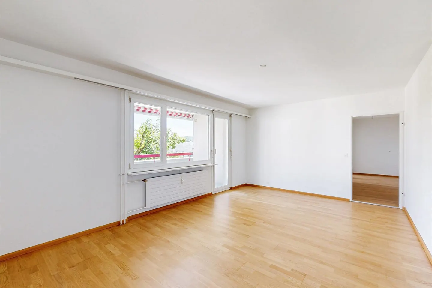 Helle Wohnung mit grossem Balkon - Foto 7 von 10