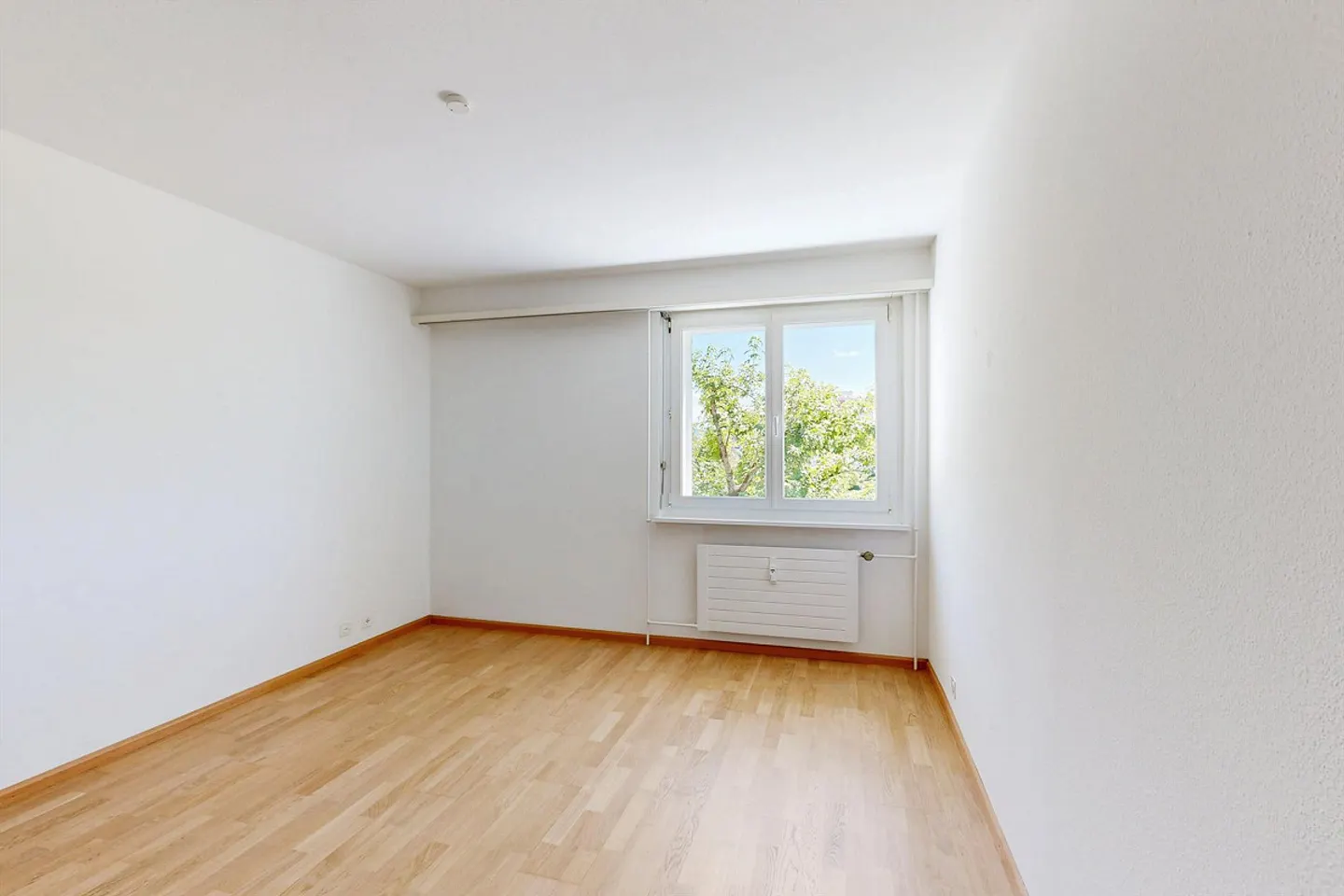 Helle Wohnung mit grossem Balkon - Foto 9 von 10