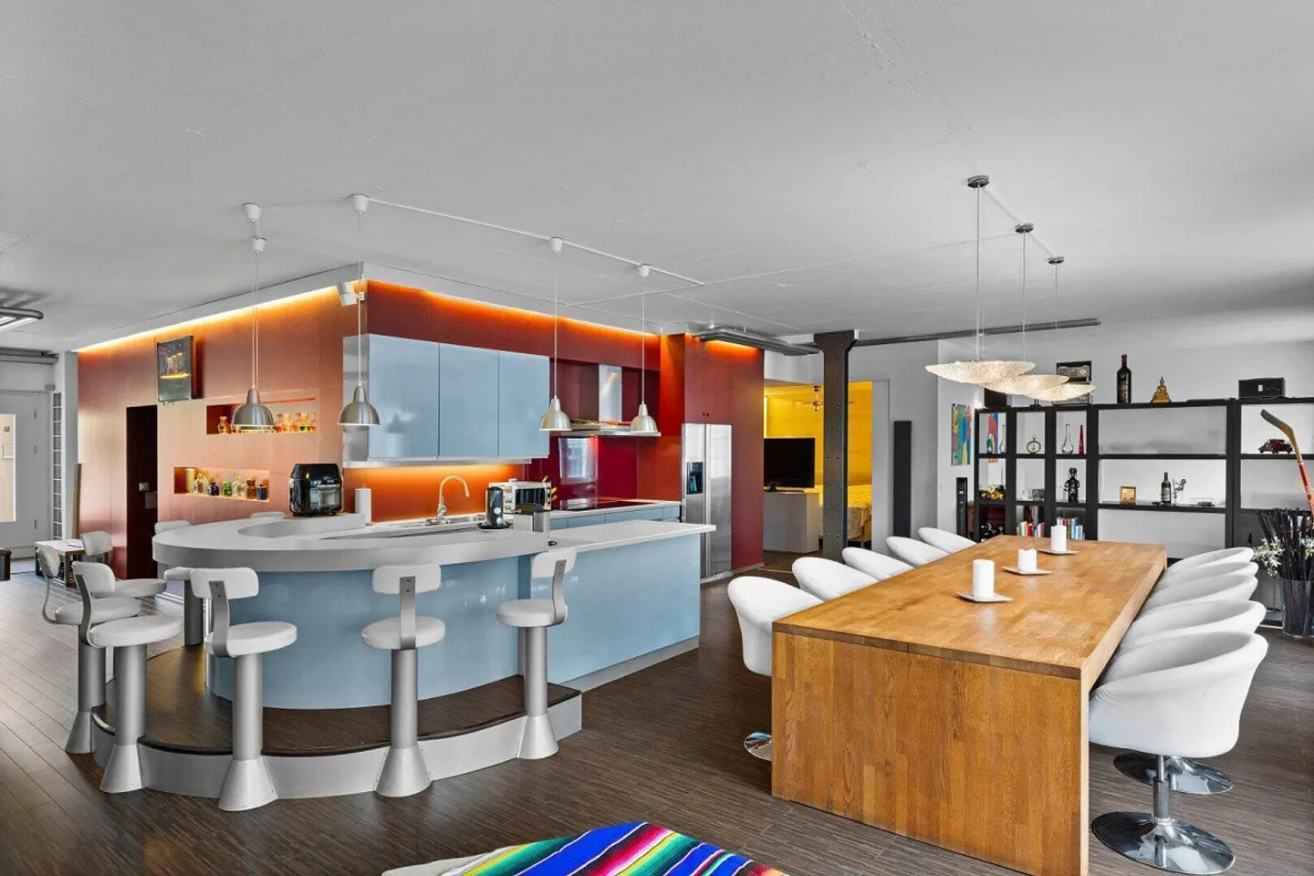 LOFT SPECTACLE WITH MONSTER TERRACE - Photo 1 of 5