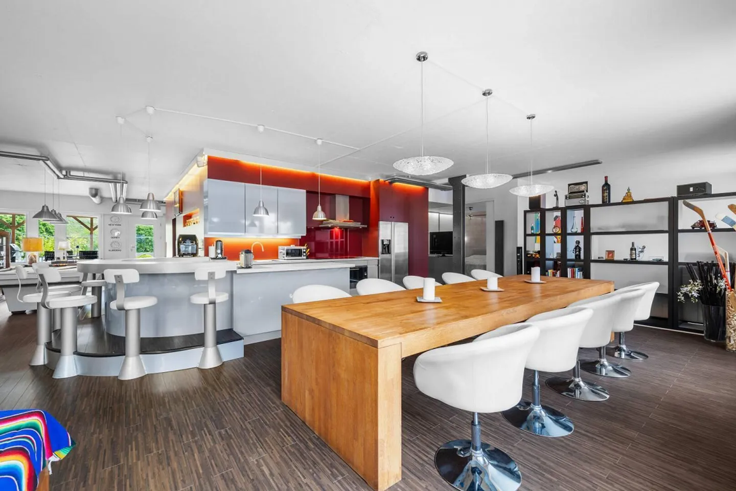 LOFT SPECTACLE WITH MONSTER TERRACE - Photo 2 of 5