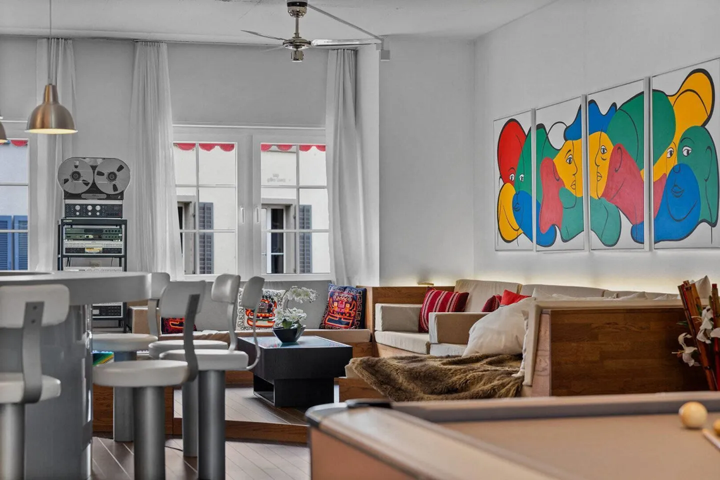 LOFT SPECTACLE WITH MONSTER TERRACE - Photo 5 of 5