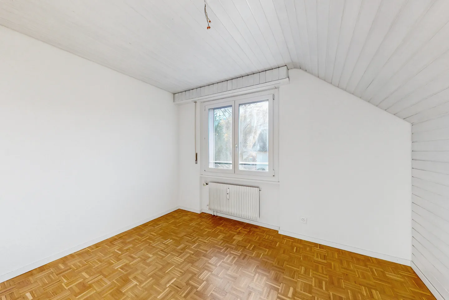 Charmante Dachwohnung mit Cheminée - Foto 4 von 9