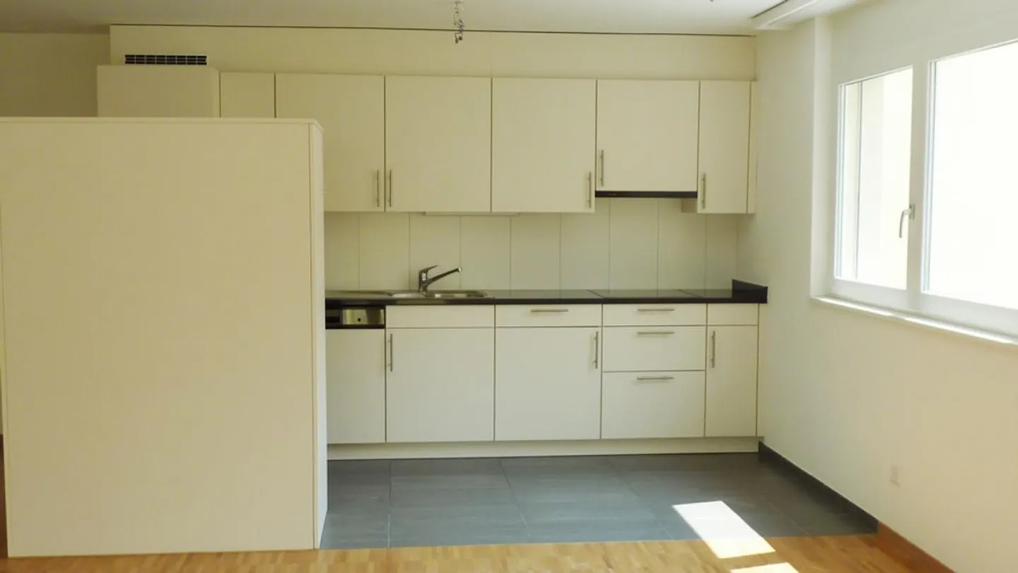 Beautiful apartment in a central location - Photo 2 of 5