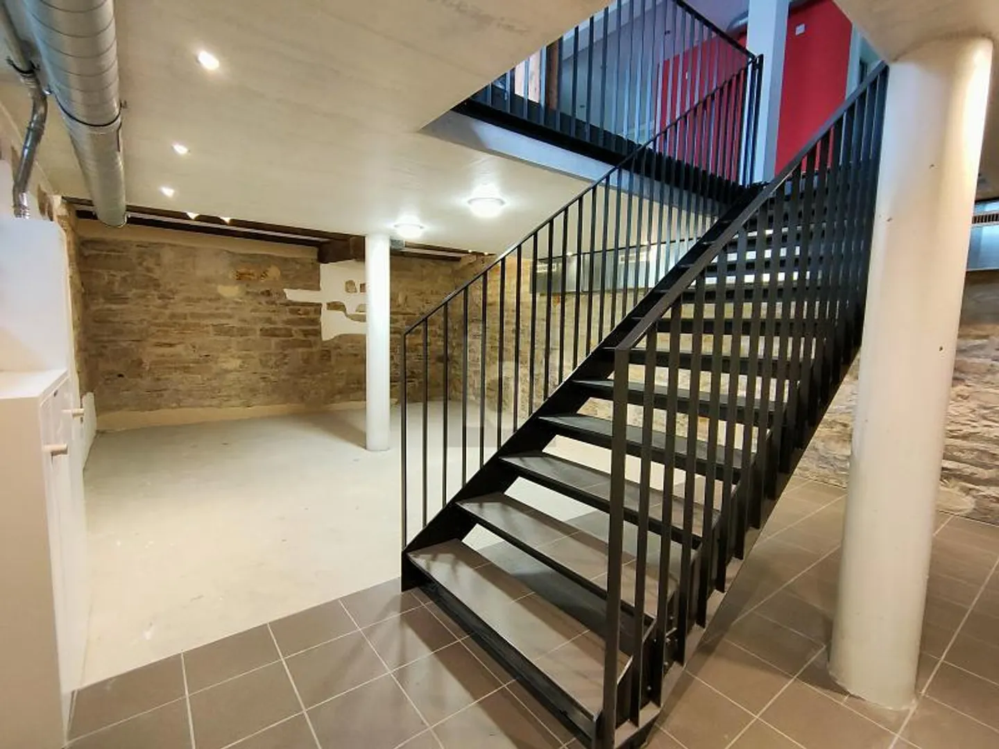 IDÉAL POUR COIFFEUR OU COSMÉTIQUE, CENTRAL - Photo 1 sur 6