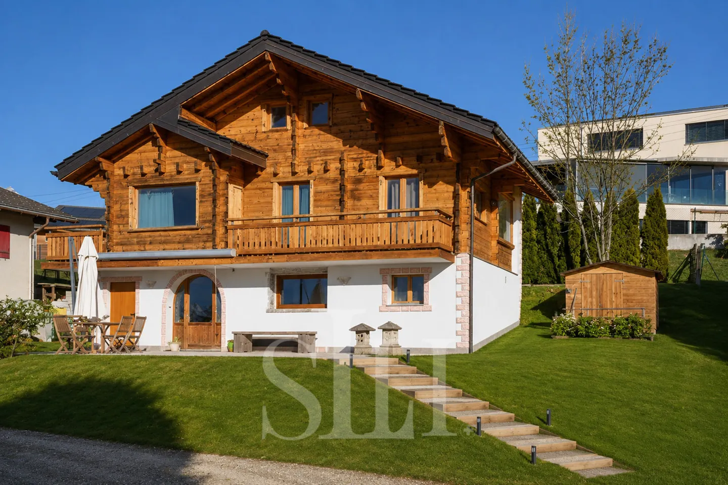 Chalet, View and privileged location near Crans-Montana - Photo 1 of 13