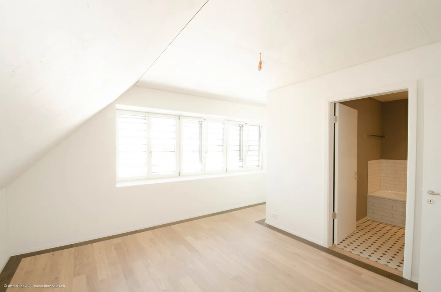 Old building charm meets modern living in Lucerne - Photo 12 of 13