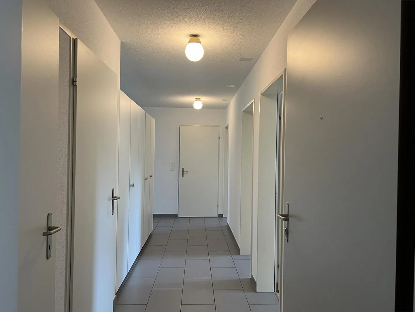 Appartamento tranquillo di 4,5 stanze nel verde - Foto 6 di 13