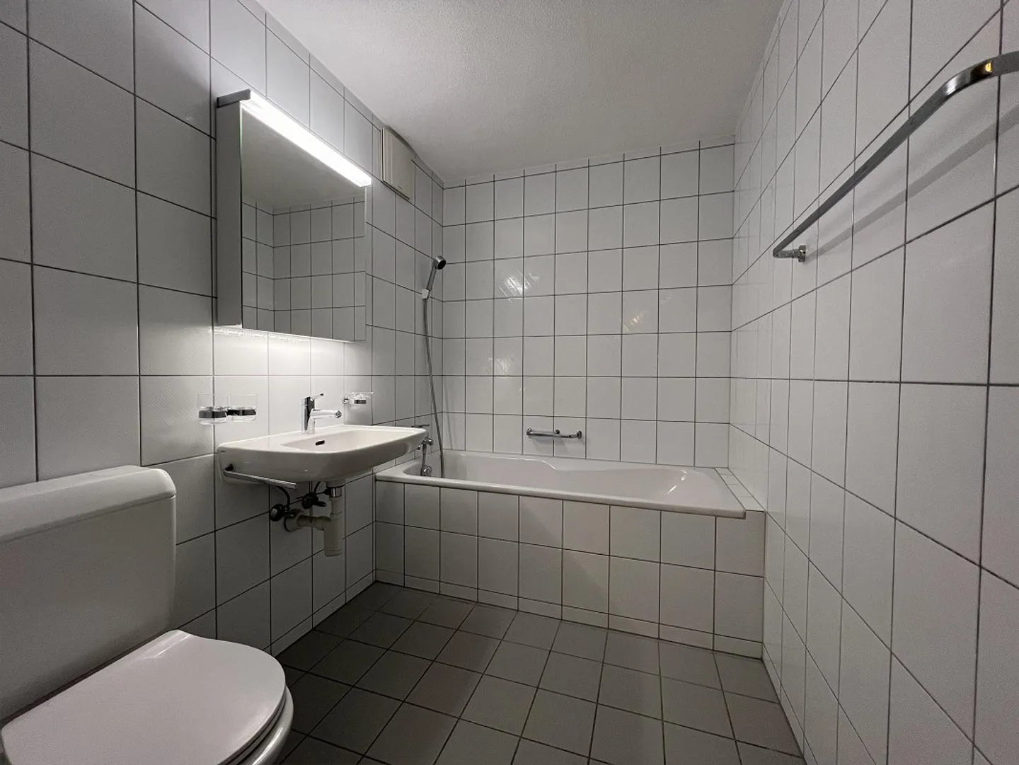 Appartamento tranquillo di 4,5 stanze nel verde - Foto 11 di 13